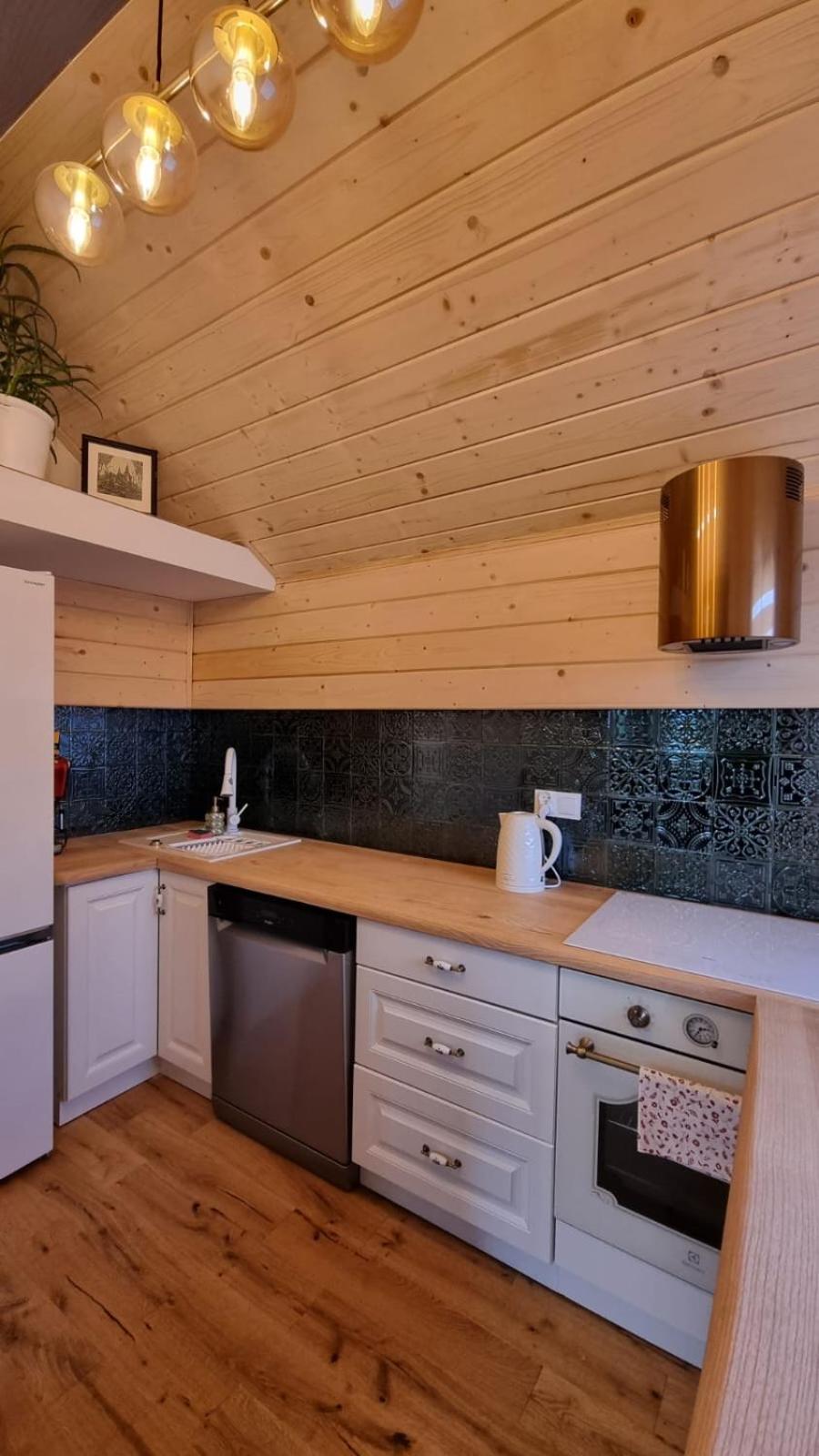 Koronkowa Chatka w Beskidach