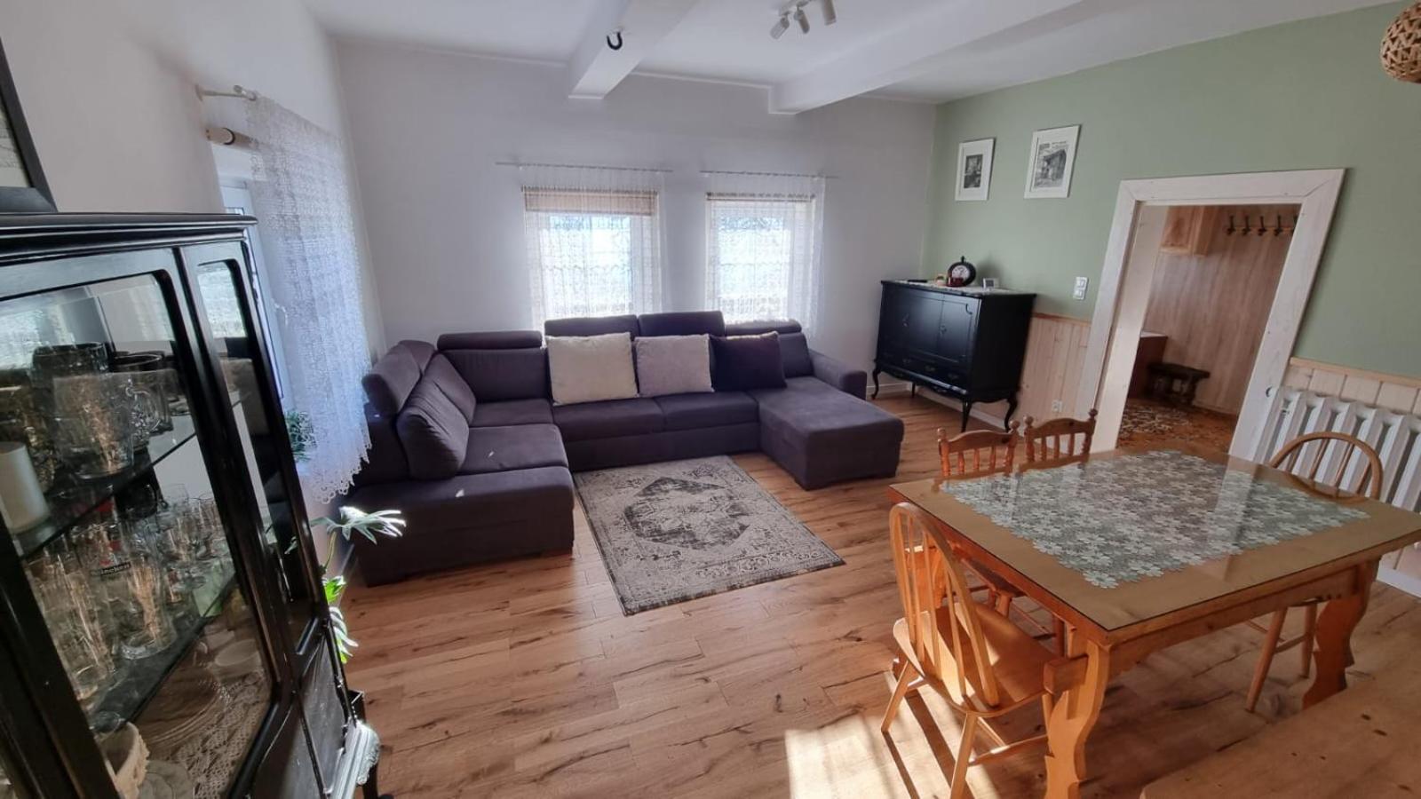 Koronkowa Chatka w Beskidach