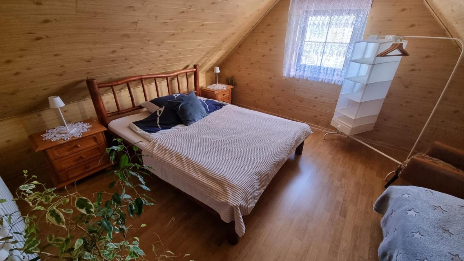 Koronkowa Chatka w Beskidach