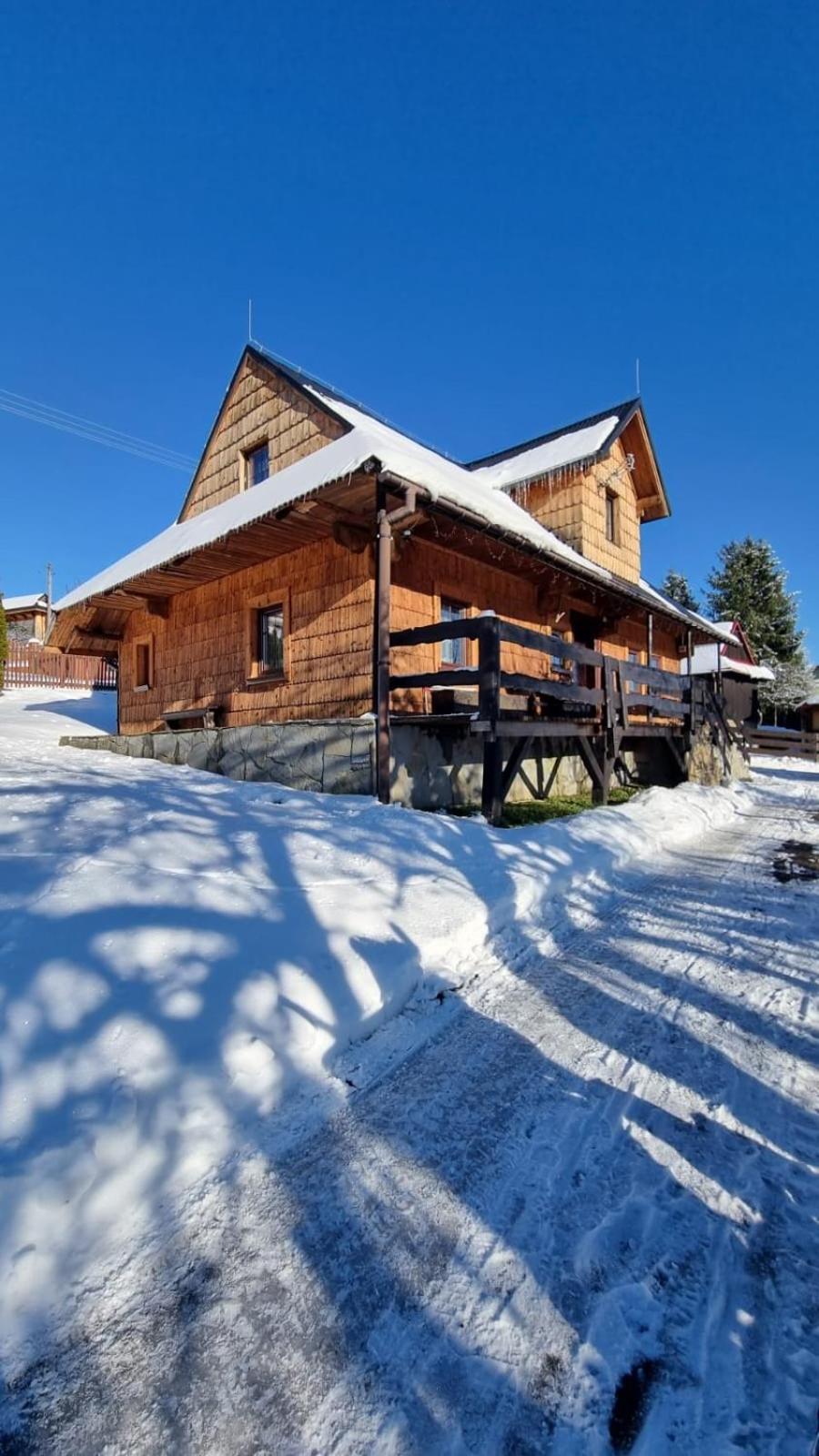 Koronkowa Chatka w Beskidach