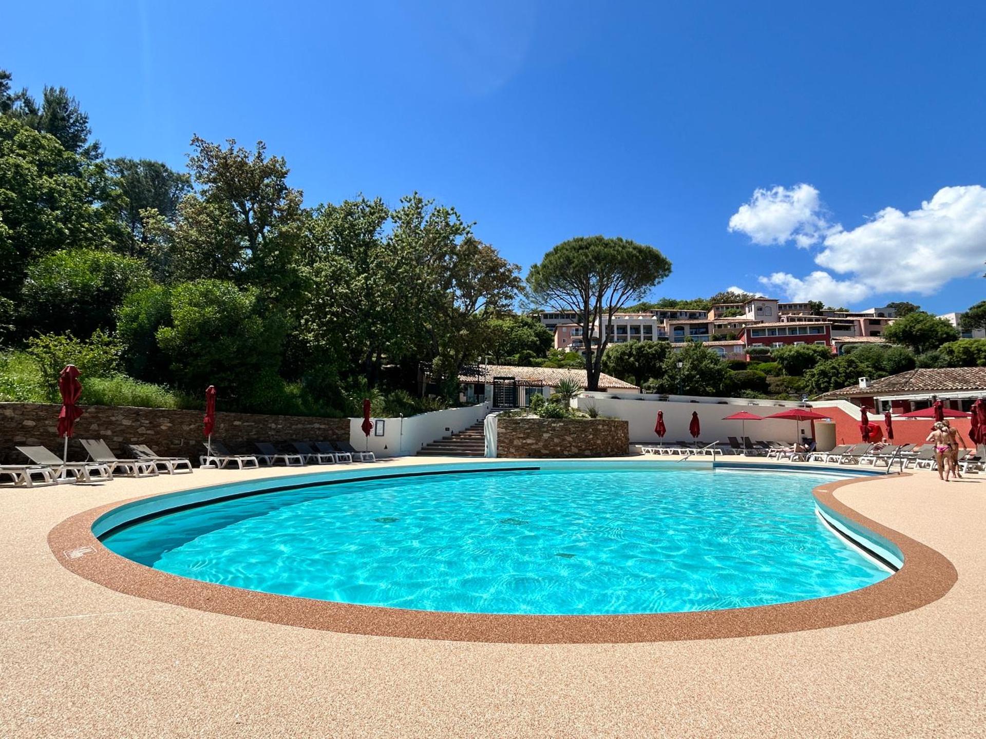 Les Restanques Bruyeres 2103 proche piscine