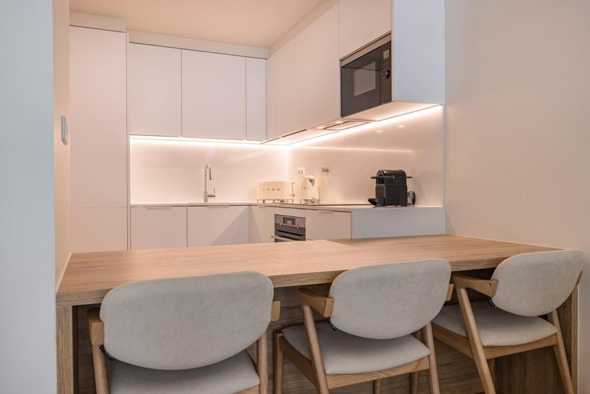 Bayline VI by Innkeeper