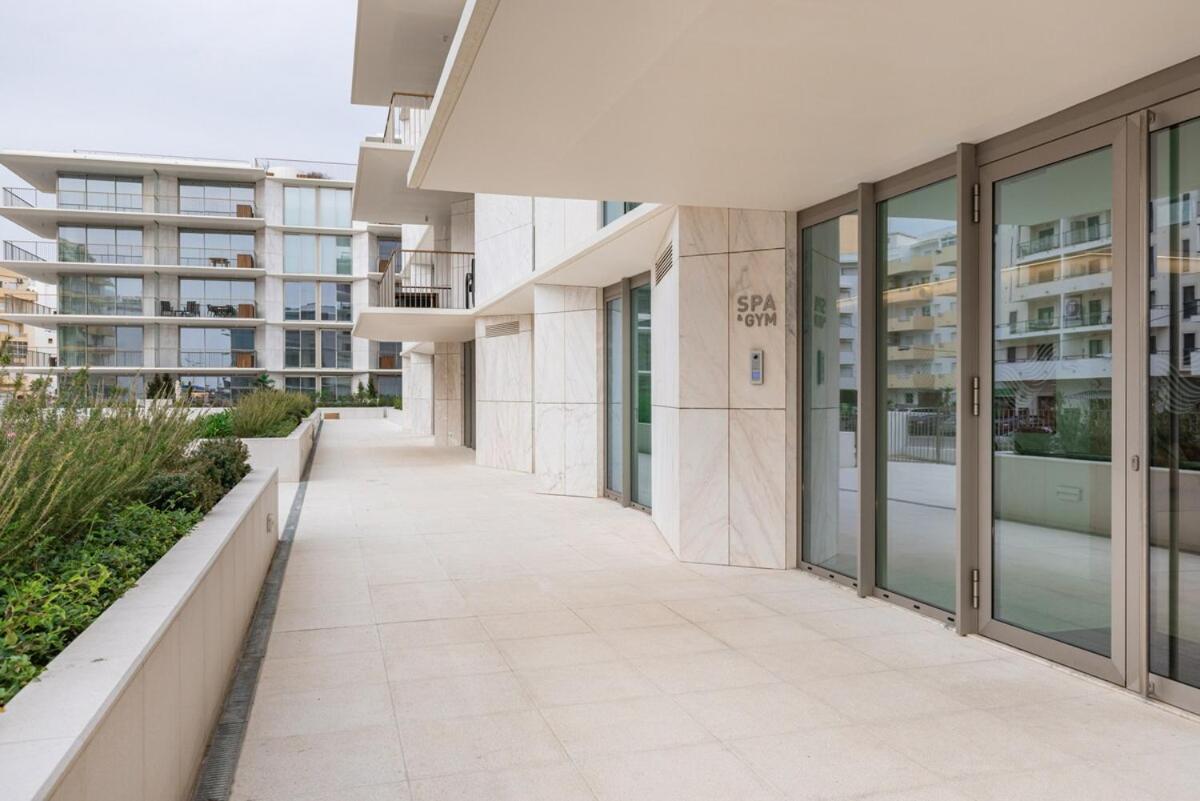 Bayline VI by Innkeeper