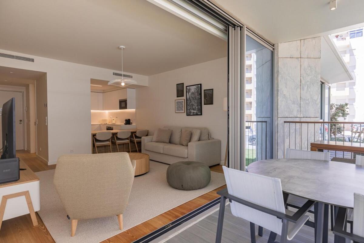 Bayline VI by Innkeeper