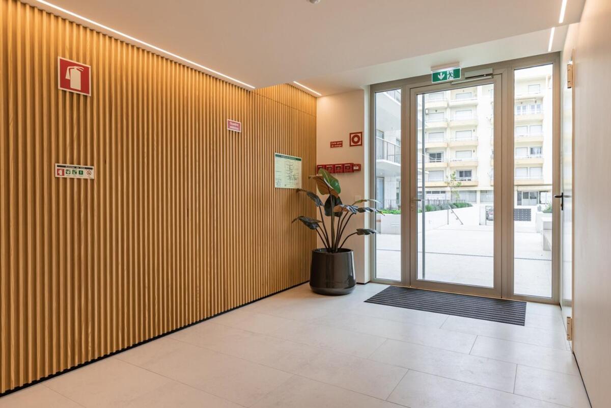 Bayline VI by Innkeeper