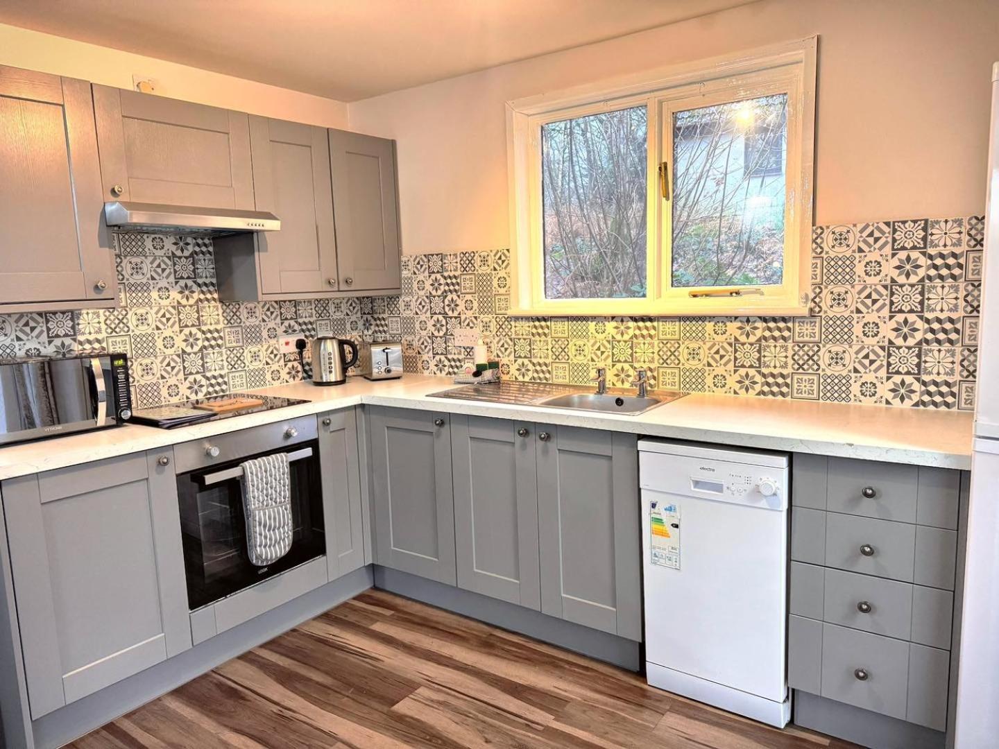 BlueBell 16-Hot Tub-Woodland Lodges-Pembrokeshire