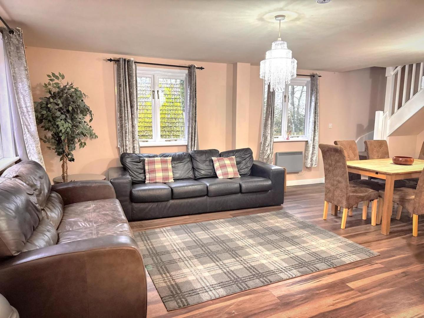 BlueBell 16-Hot Tub-Woodland Lodges-Pembrokeshire