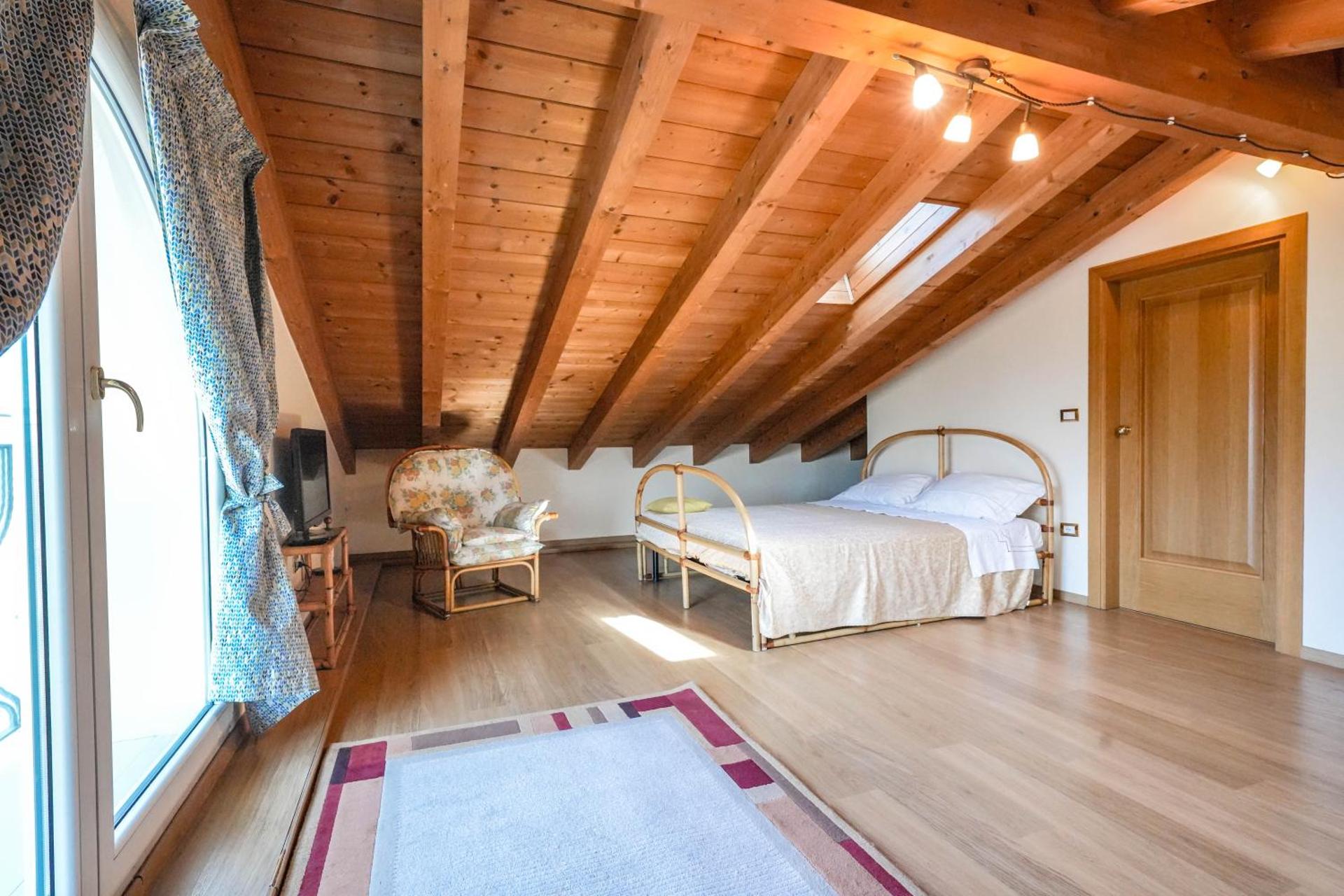 Alloggio romantico nel verde in fronte Acquardens