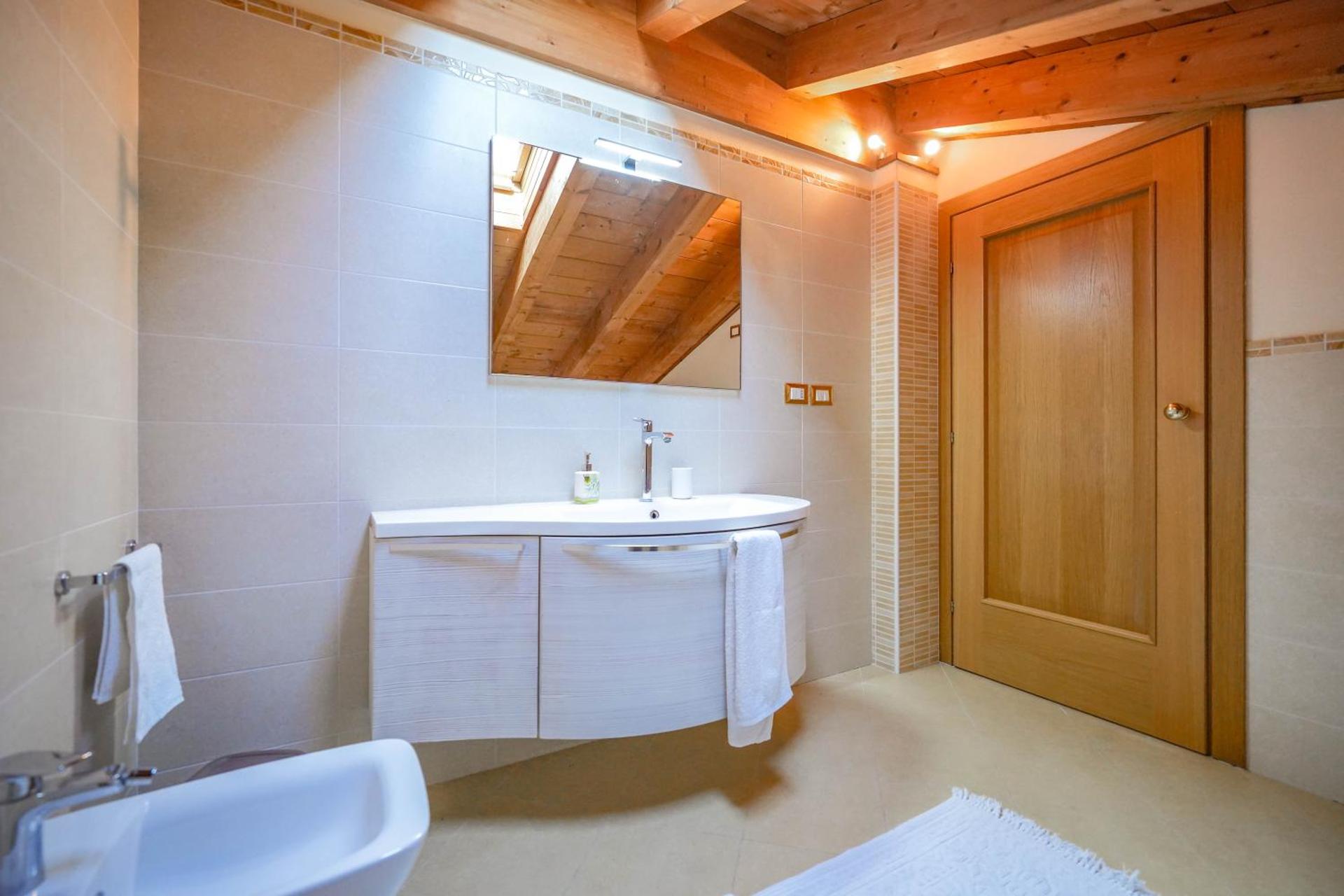 Alloggio romantico nel verde in fronte Acquardens