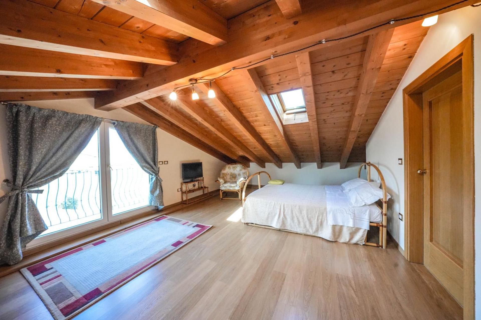 Alloggio romantico nel verde in fronte Acquardens