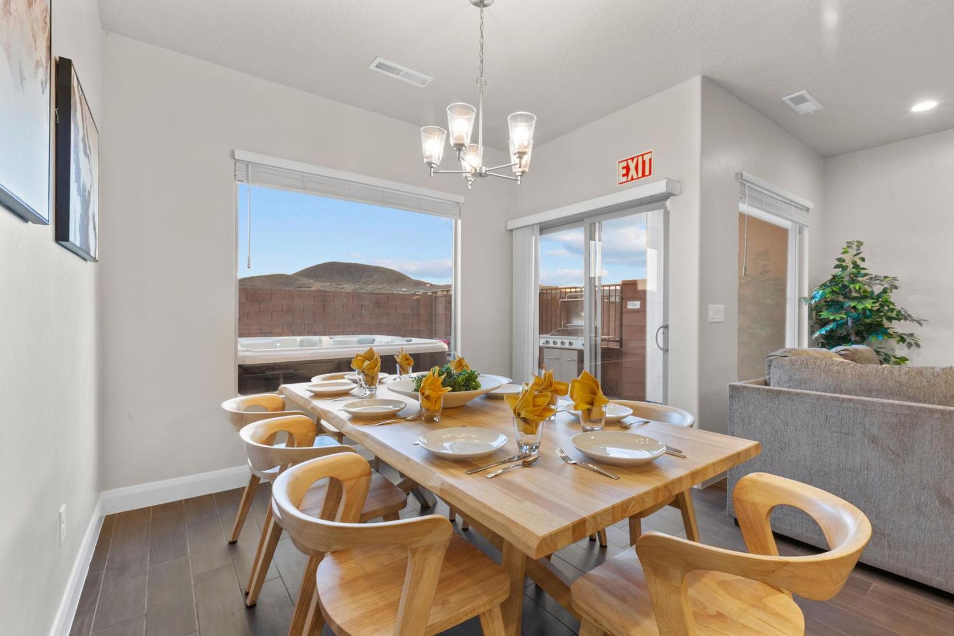 Zion Village Resort 2101 Private Hot Tub, Ping Pong table, and near Zion National Park