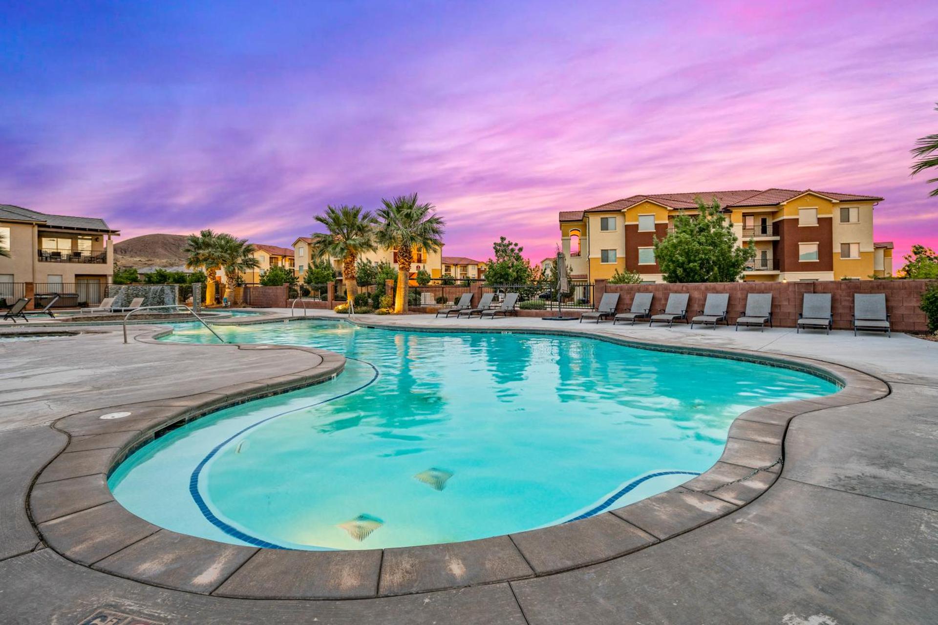 Zion Village Resort 415 Private Hot Tub, Ping Pong Table, and Community Pool access