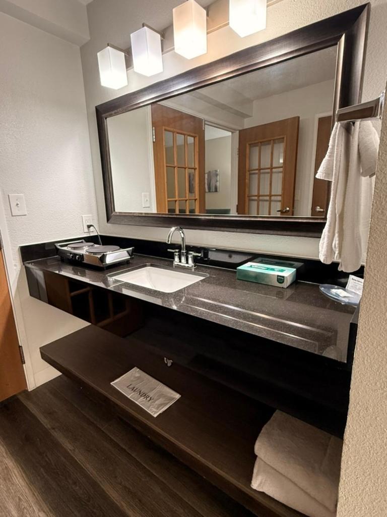 Hotel Wave at Rehoboth Beach