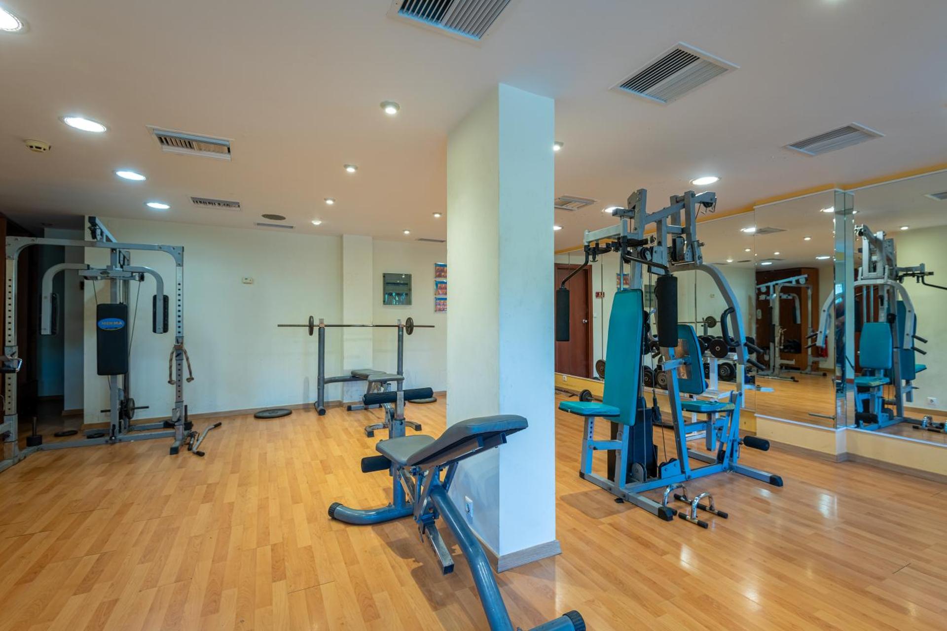 Crithoni's Paradise Hotel