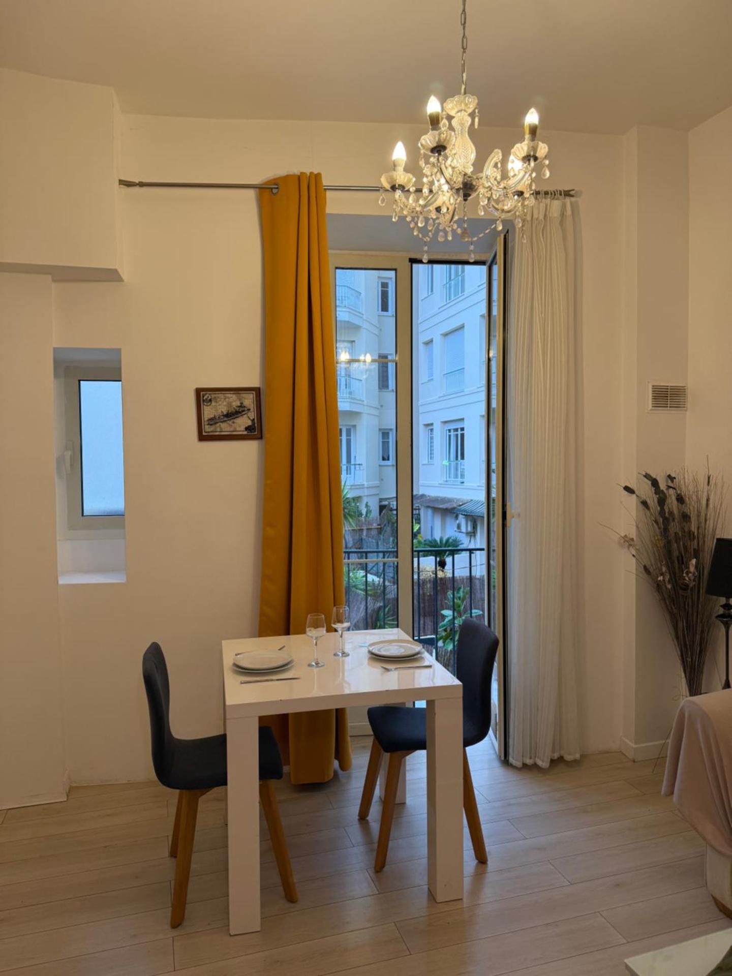 Appartement central avec balcon