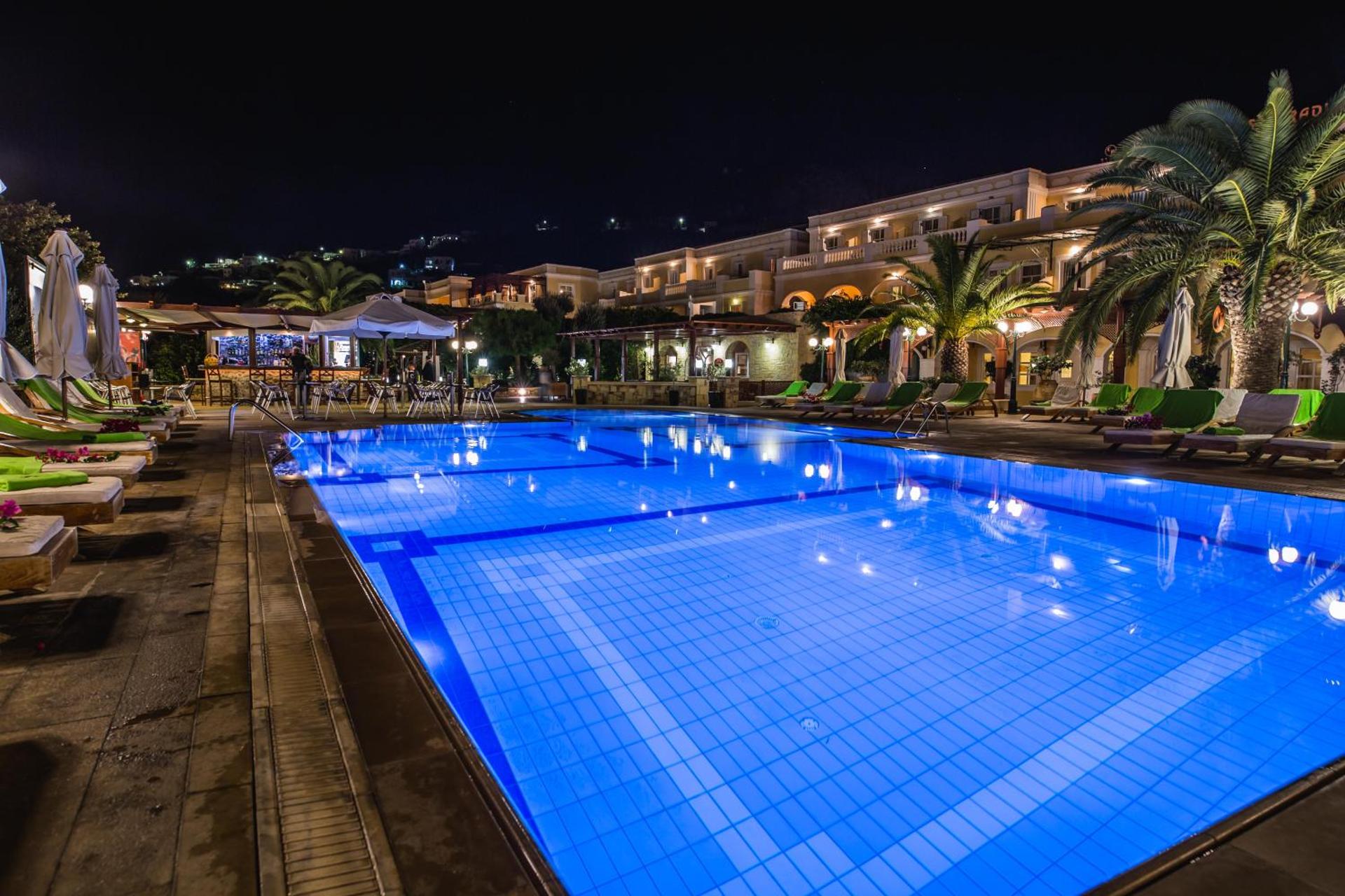 Crithoni's Paradise Hotel