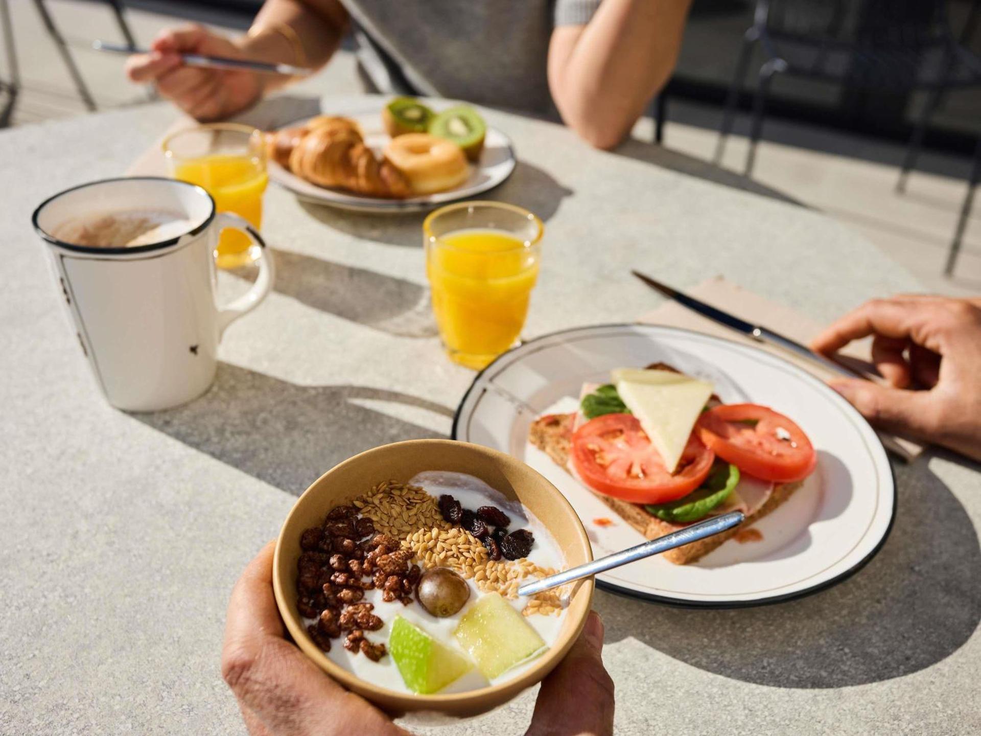 Restaurant/places to eat