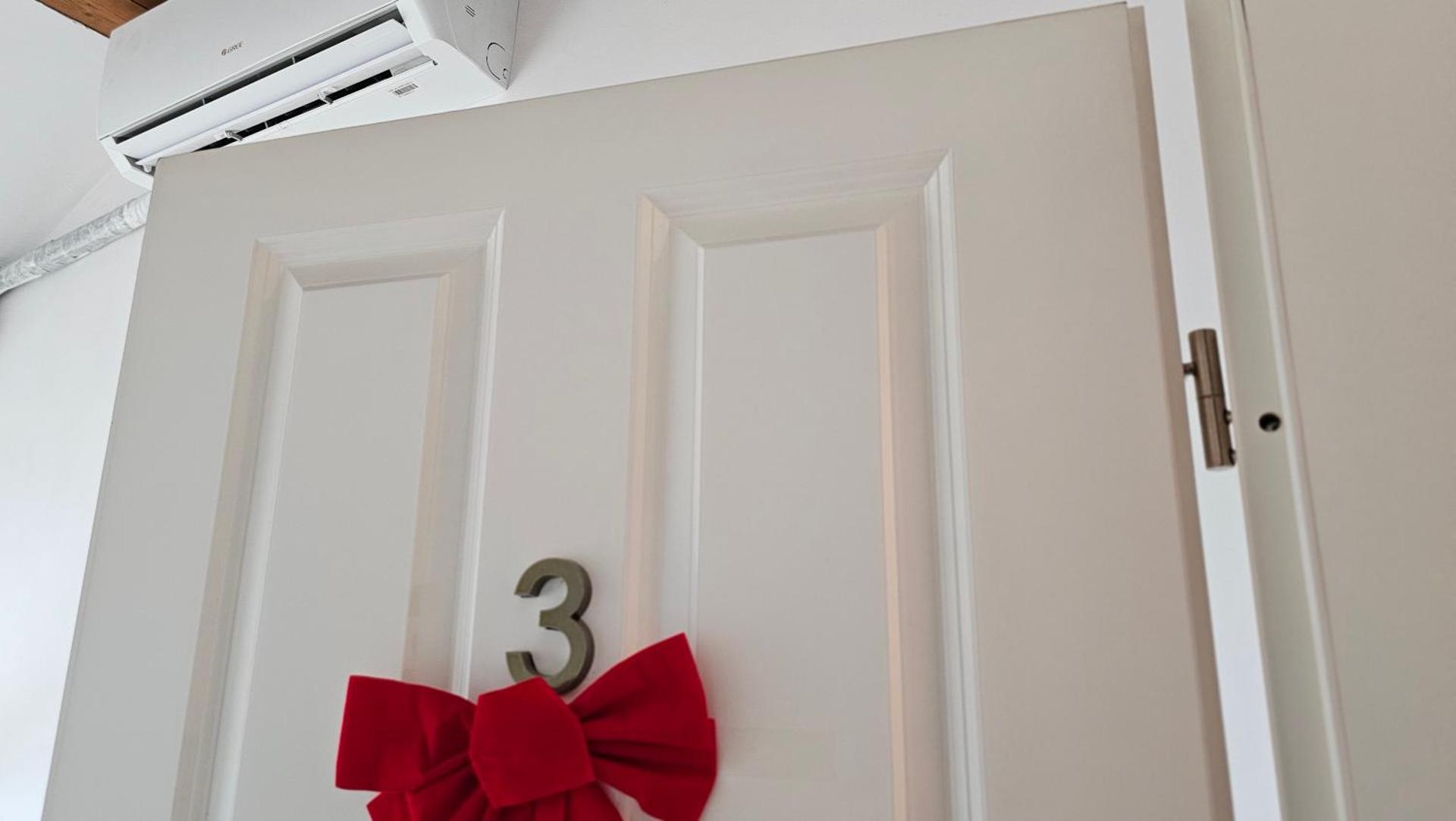 Private room at Ceausescu's place in Old City Unirii Square