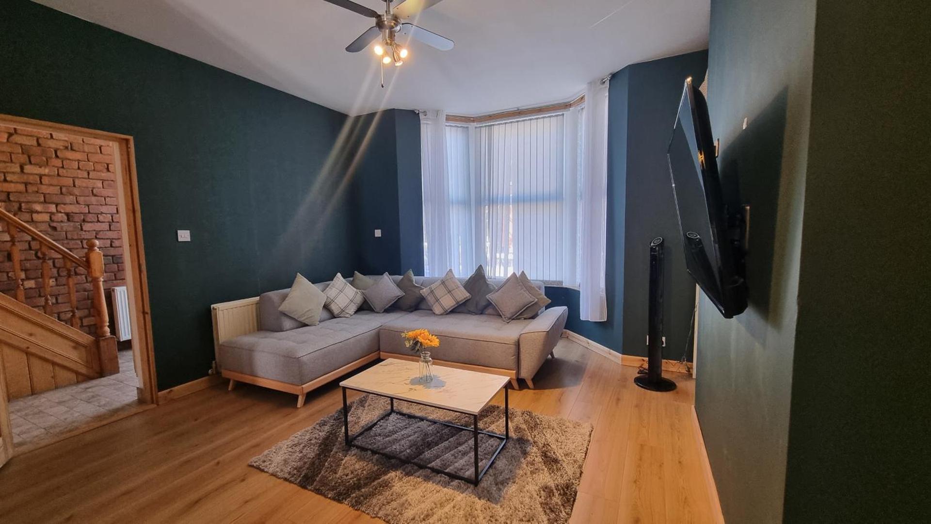 Luxe Retreat - Steps from Stadium - Pool Table, Ping Pong, Football Table