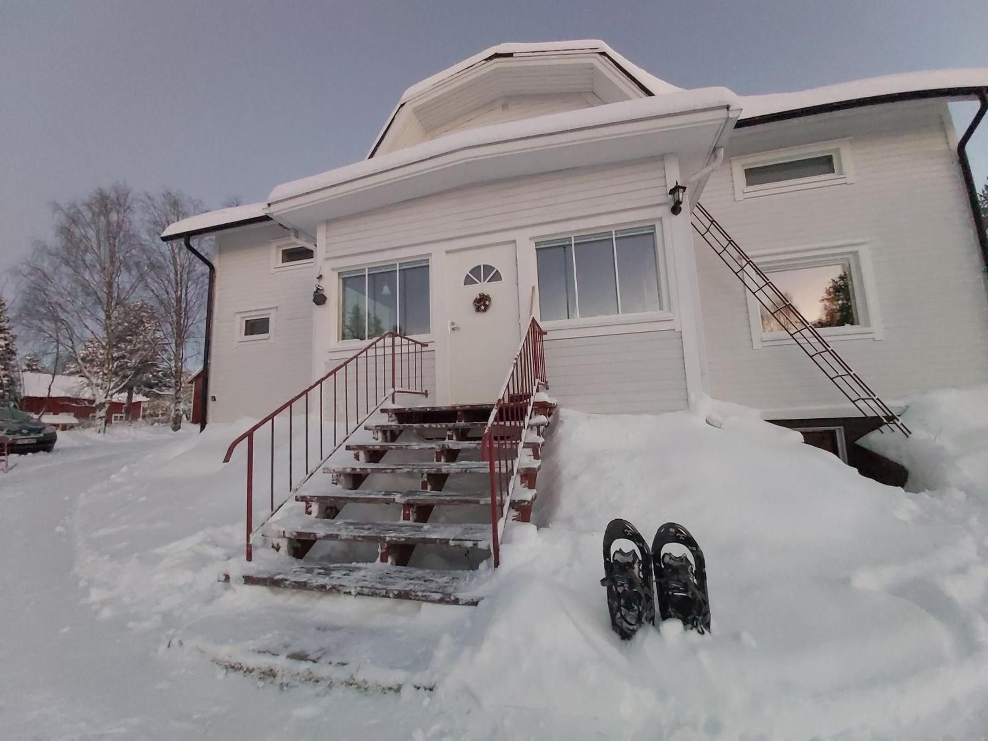 Rooms in a big wooden home, homestay
