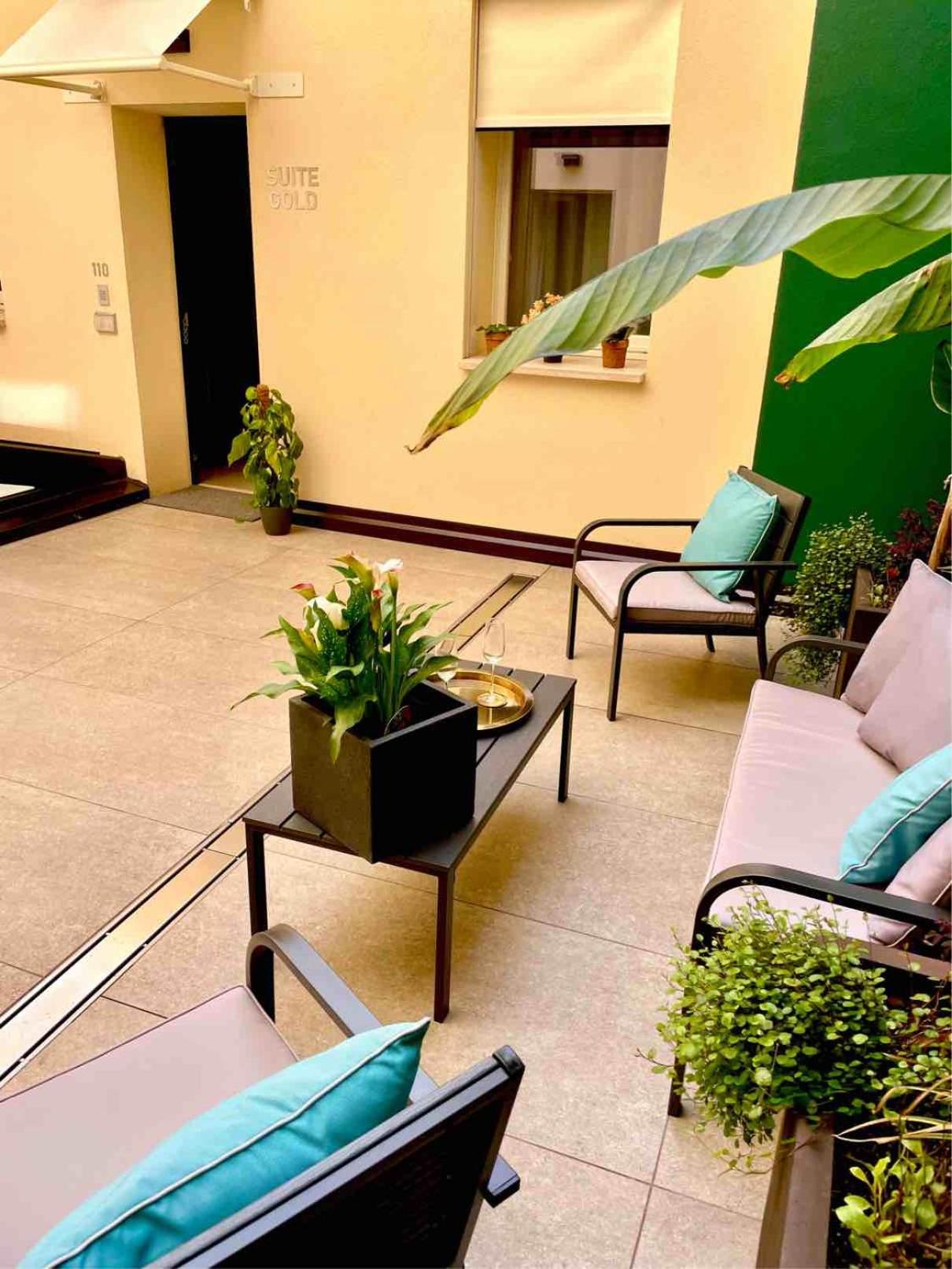 Inner courtyard view