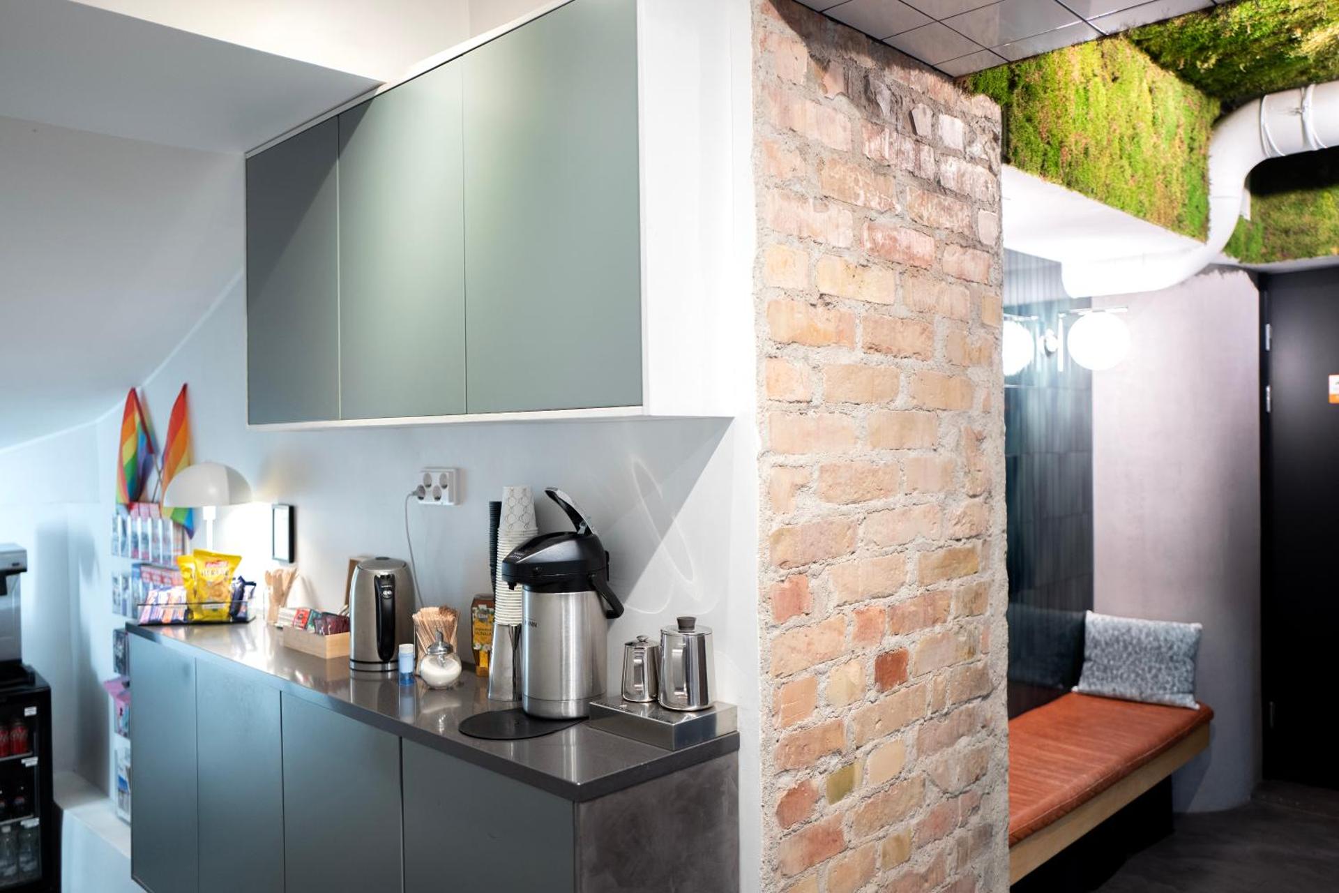 Coffee/tea facilities