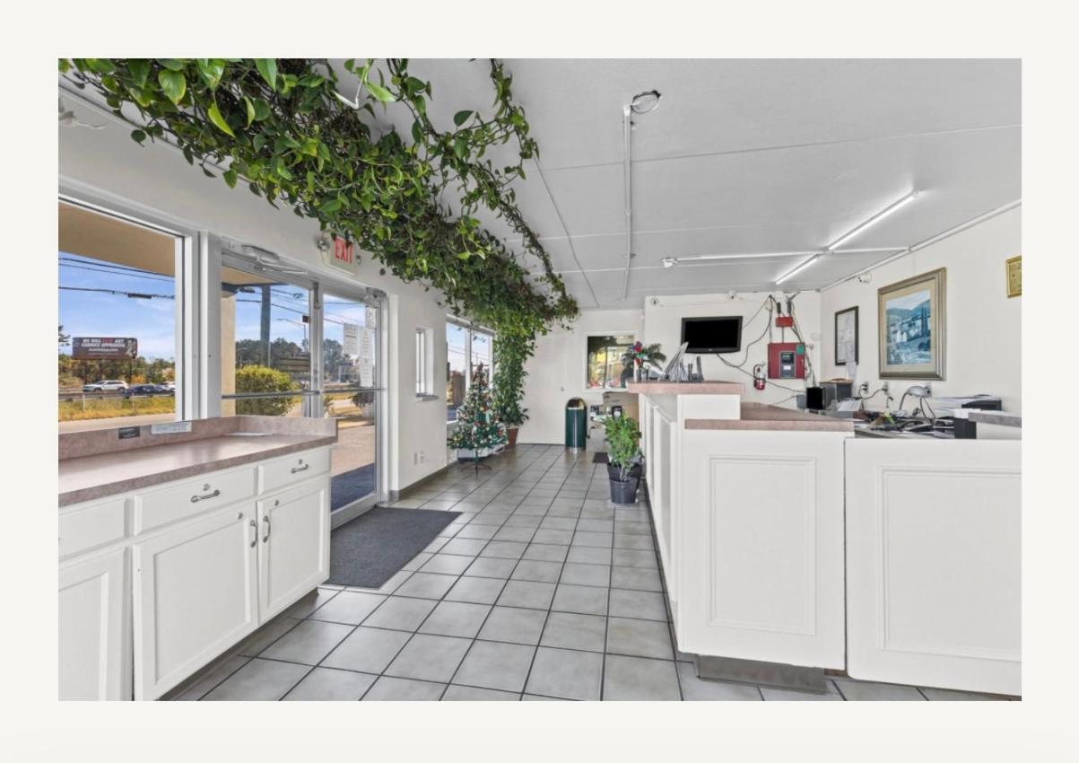 Family Inns of America - Mobile