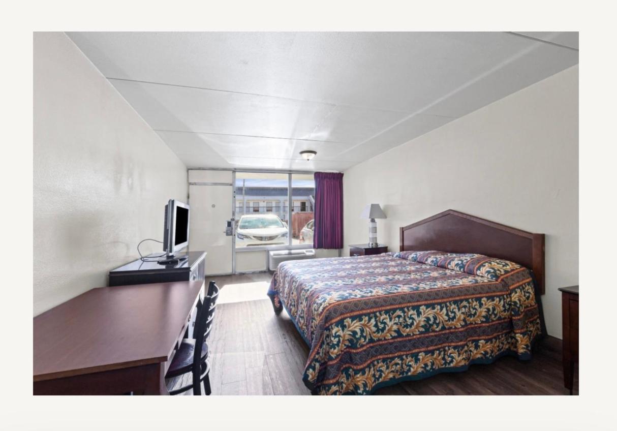 Family Inns of America - Mobile