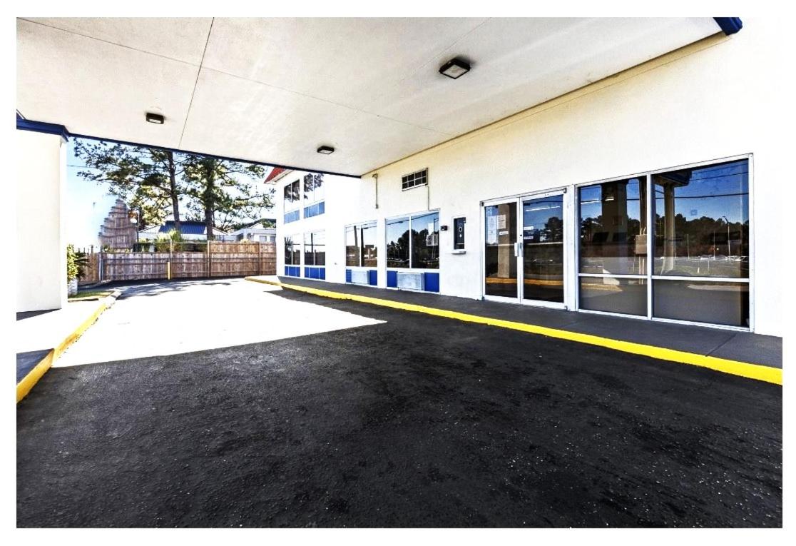 Family Inns of America - Mobile