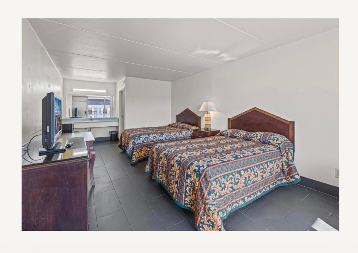 Family Inns of America - Mobile