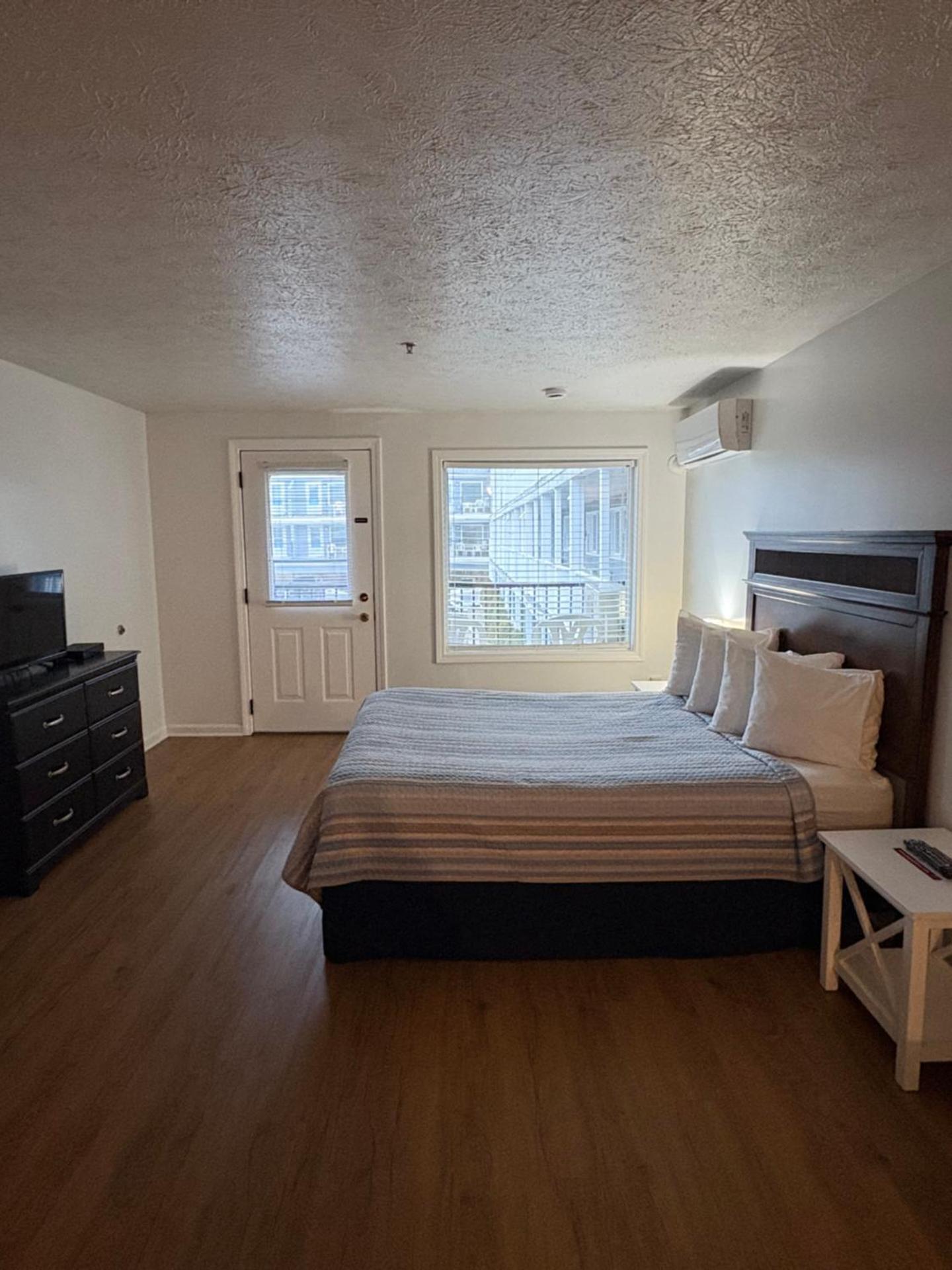 Queen Suite with Sofa Bed