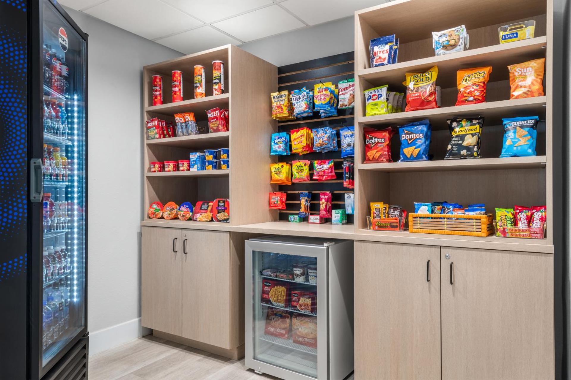 Supermarket/grocery shop