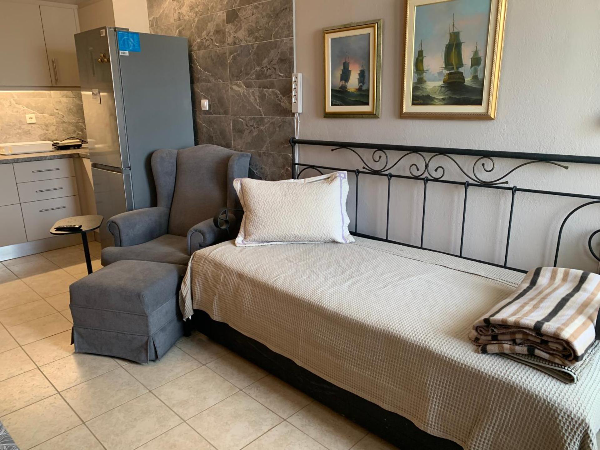 Holidays Pelion studio