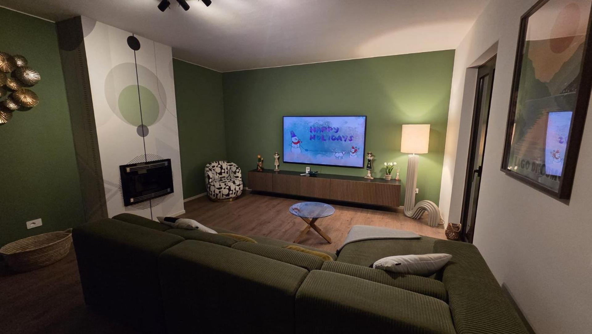 Communal lounge/ TV room