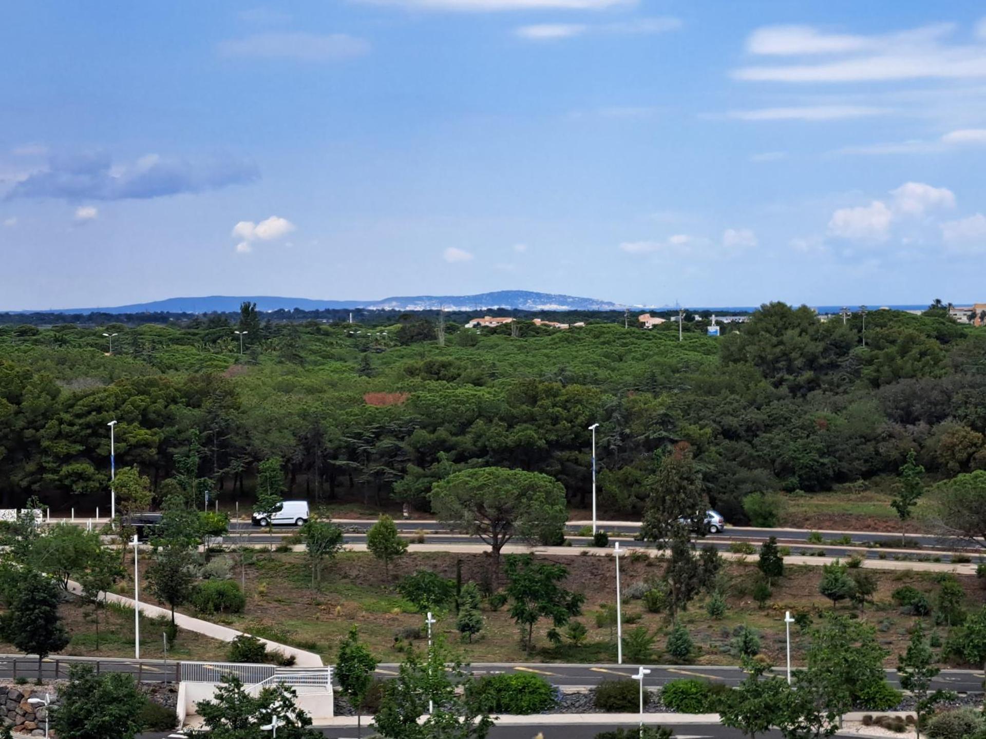 Iconic 652, T2 vue mer, bien équipé, centre port