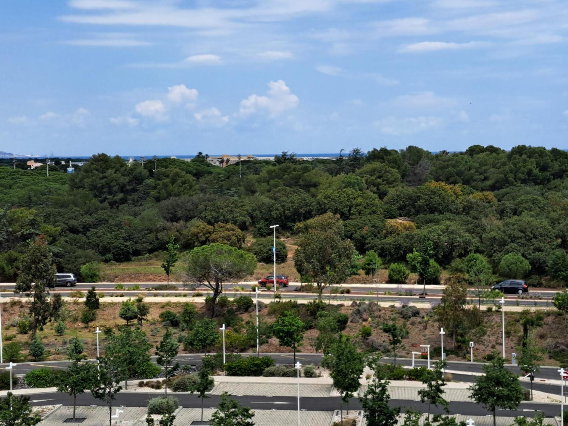 Iconic 652, T2 vue mer, bien équipé, centre port