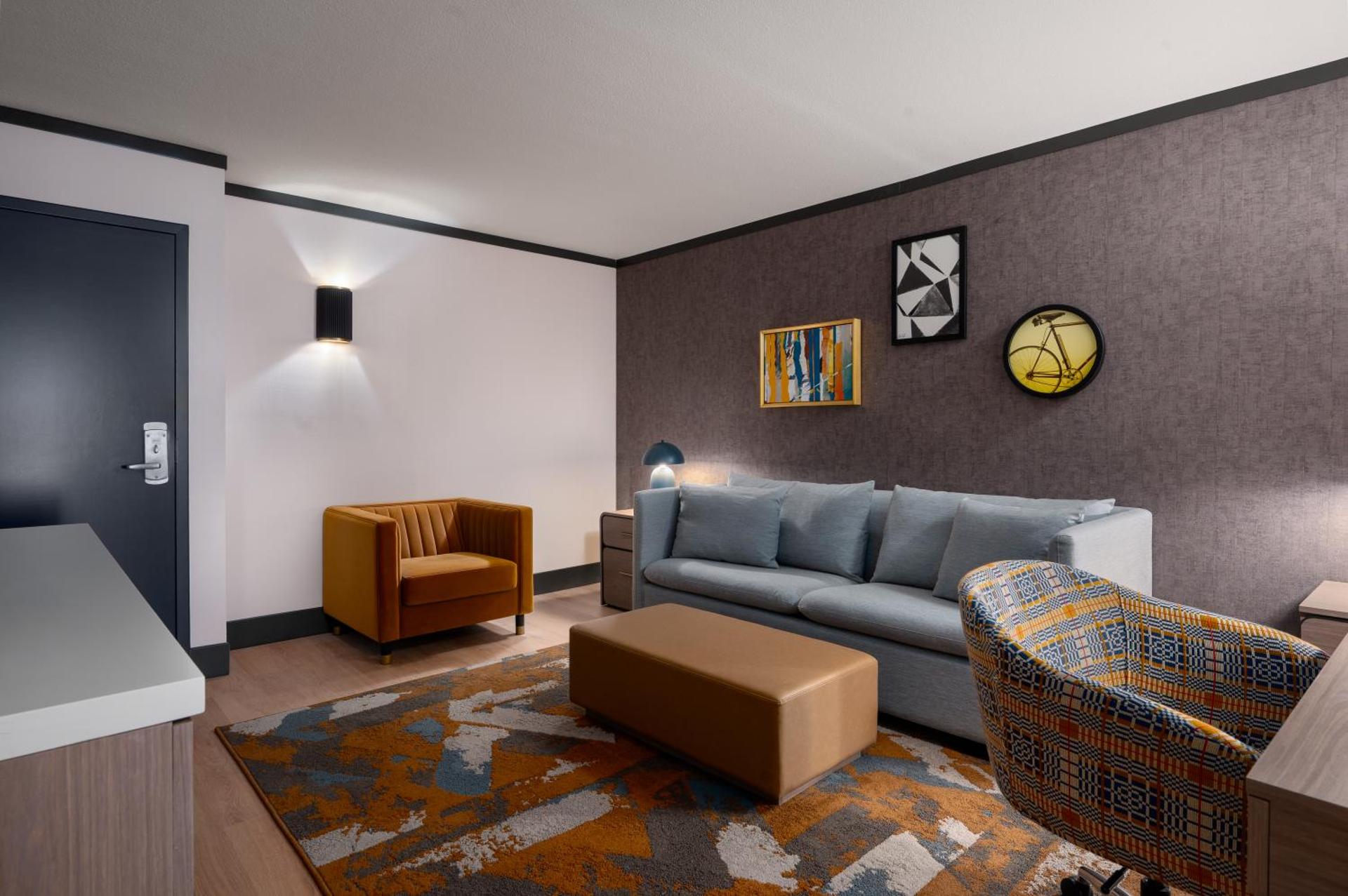 One-Bedroom King Suite