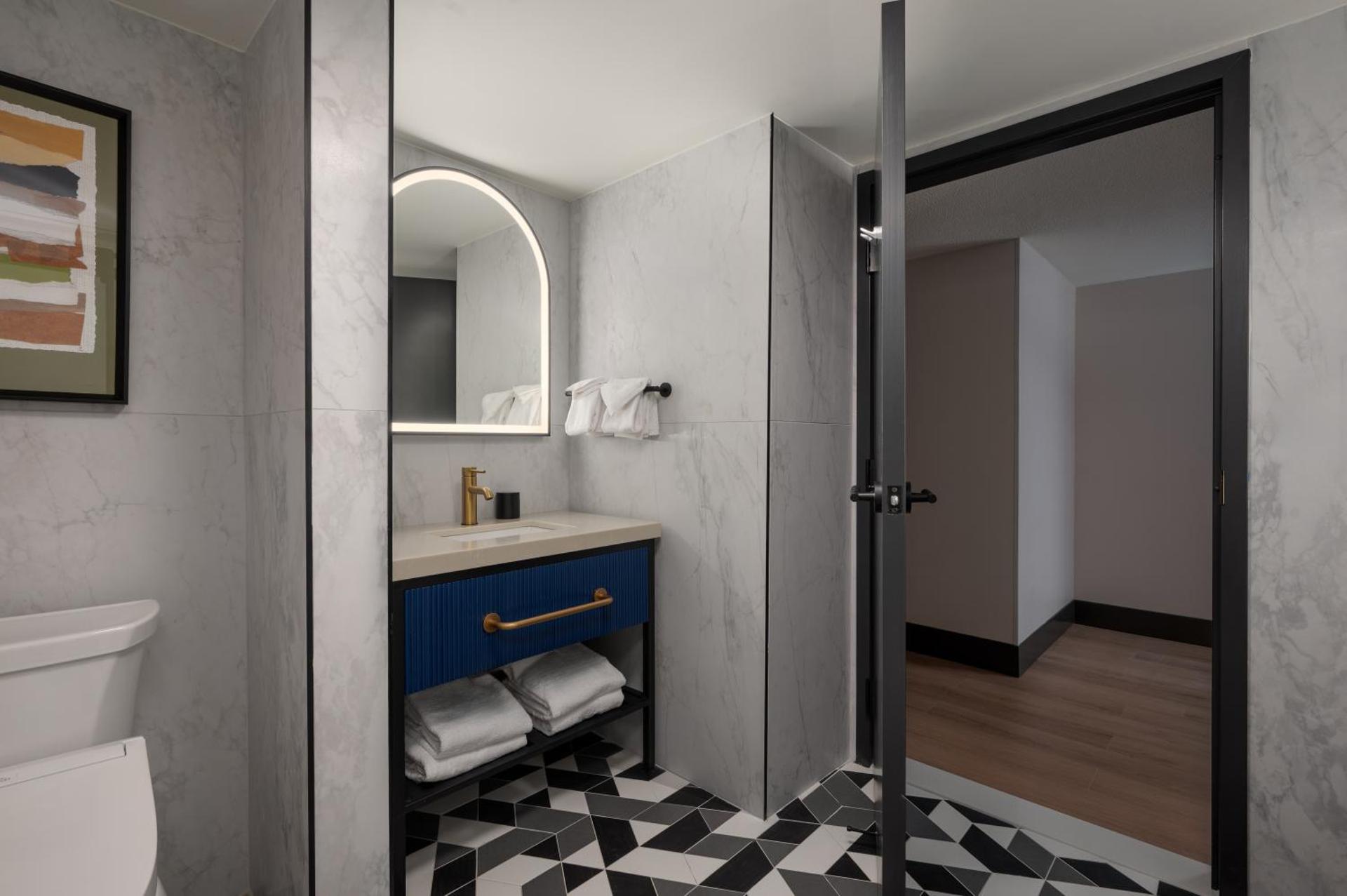 Two-Bedroom King Suite with Two Queen Beds