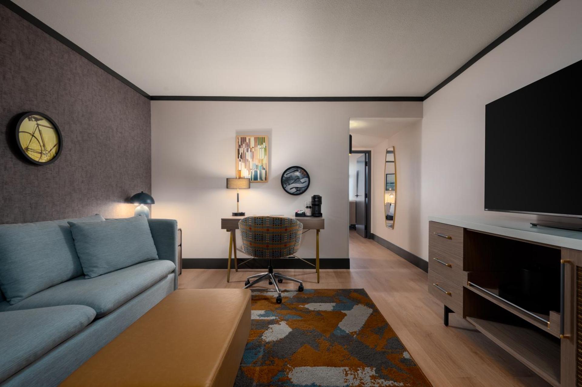 One-Bedroom King Suite