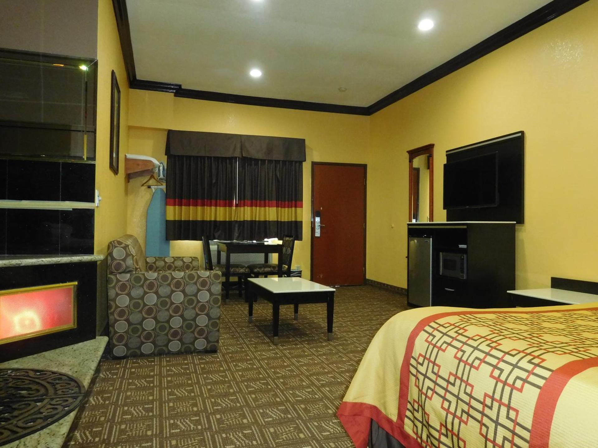 King Suite with Spa Bath and Sofa Bed