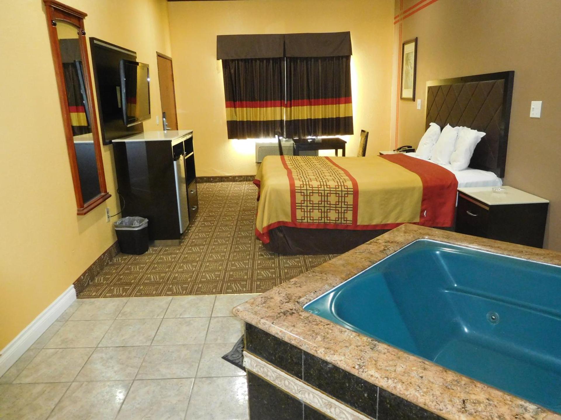 King Suite with Spa Bath and Sofa Bed