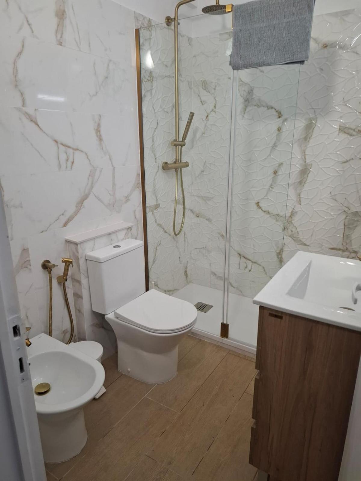 Monte Gordo Beach Sky Flat