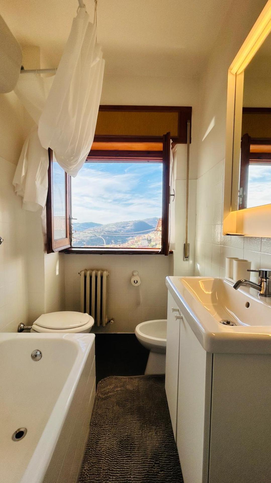 Romantico Appartamento con Vista Mozzafiato Perfetto per 2 Persone