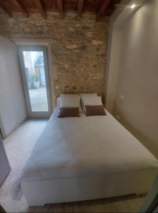 Extraordinaire face aux Arènes