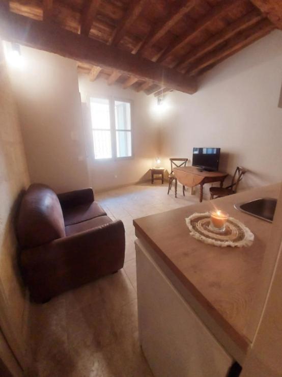 Extraordinaire face aux Arènes