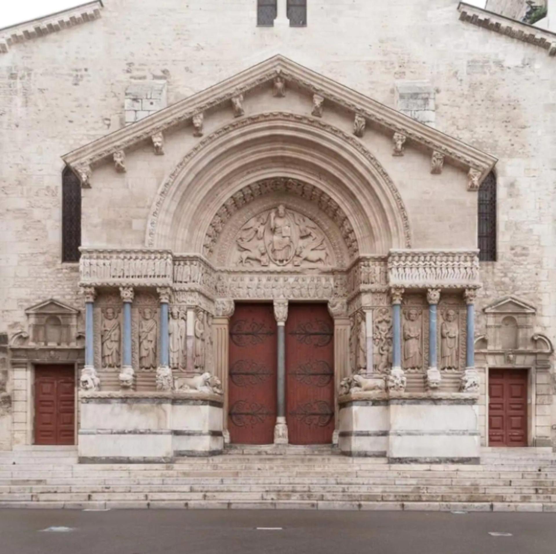 Extraordinaire face aux Arènes