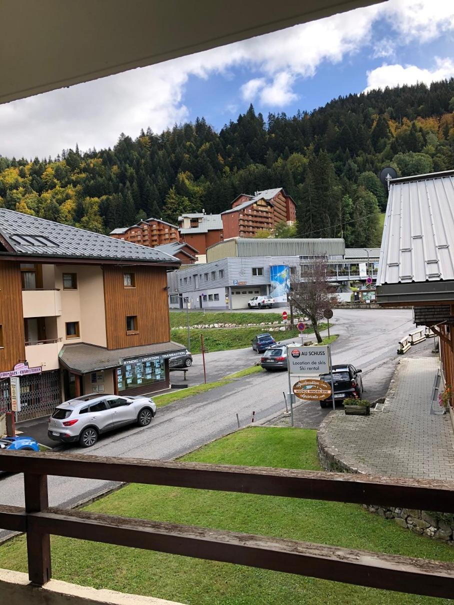 Le Relai S34 - Grand et lumineux studio avec coin montagne 4-6 pers avec WIFI, 50m des pistes, grand balcon exposé SUD, DRAPS NON COMPRIS