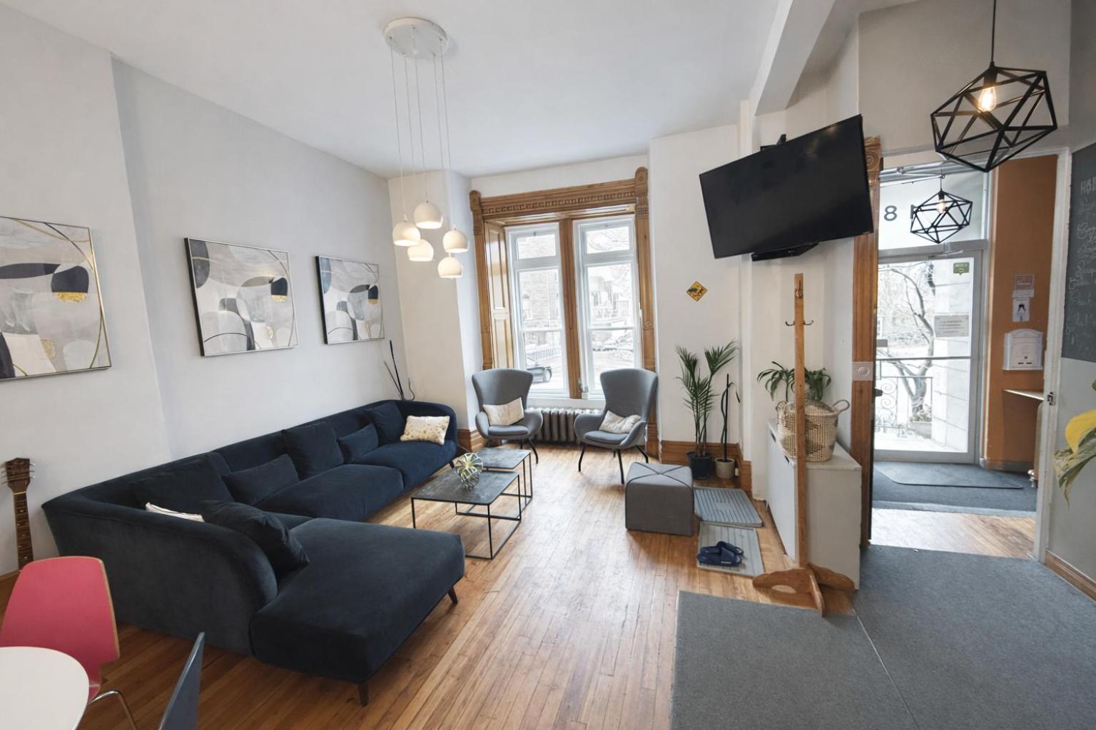 Communal lounge/ TV room