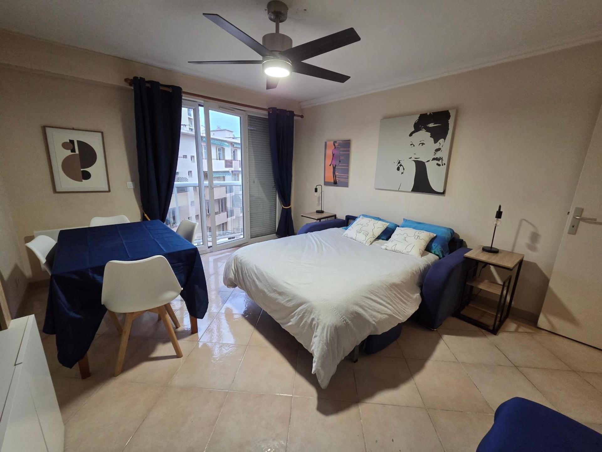 Renoir SeaSide Apartment