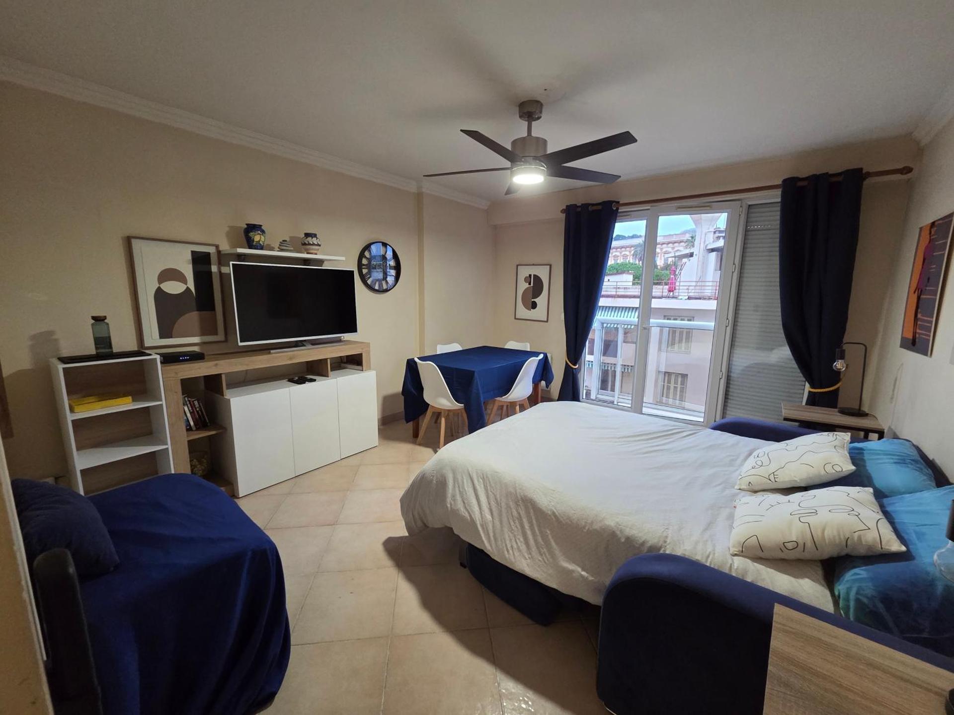 Renoir SeaSide Apartment